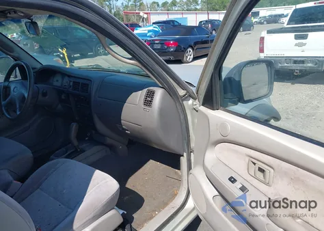 2002 Toyota Tacoma Prerunner z USA, uszkodzony, nr VIN 5TESM92N92Z091623